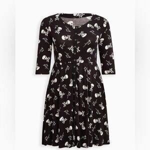 Torrid x Betsey Johnson Snap Front Babydoll Dress Black with Skull Pattern